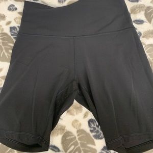 Black 8 inch align Lululemon shorts